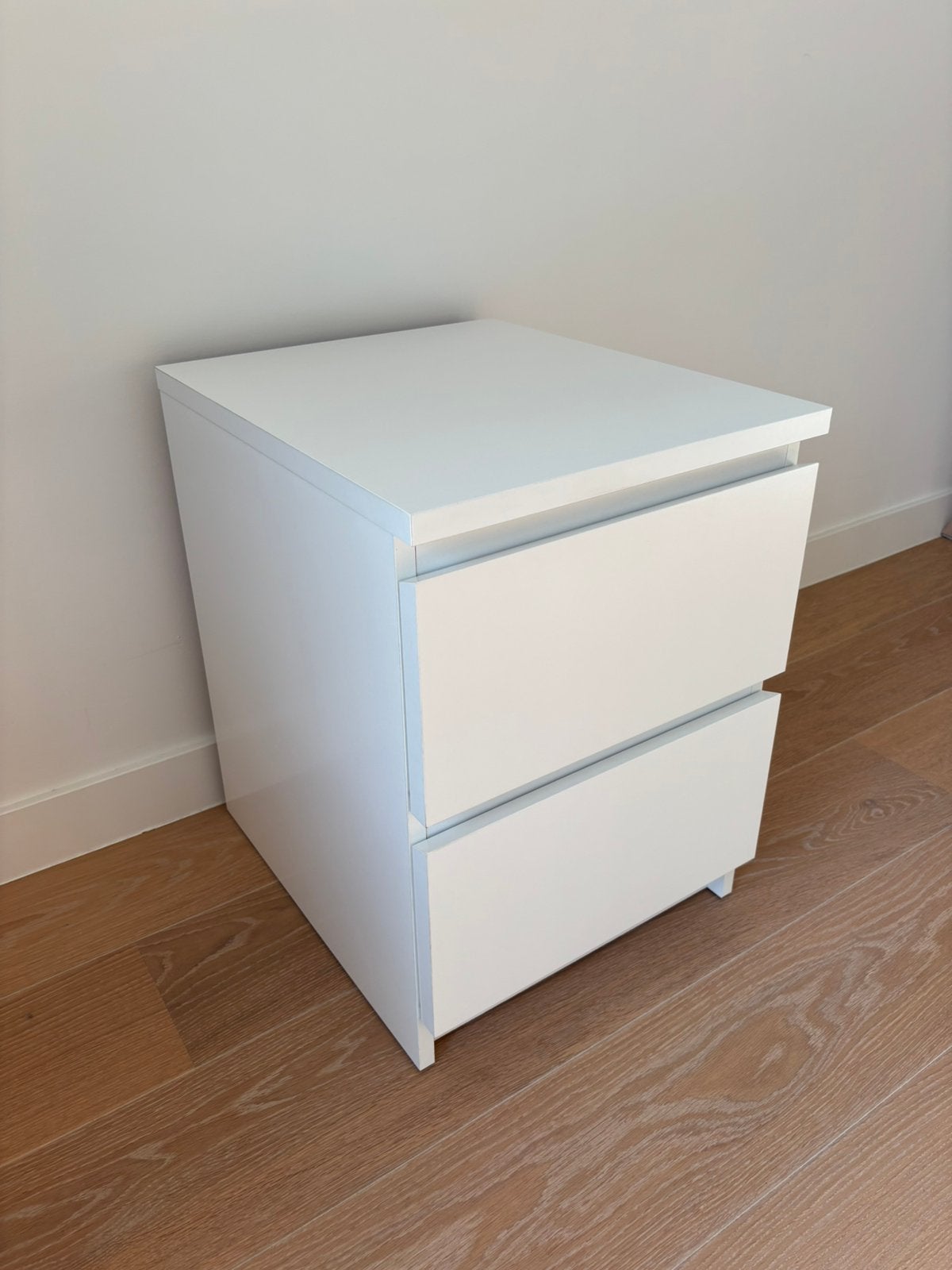 IKEA - MALM Ladekast 2 lades, wit, 40x55cm - Perfecte staat, Huis en Inrichting, Slaapkamer | Nachtkastjes, Ophalen, Minder dan 45 cm
