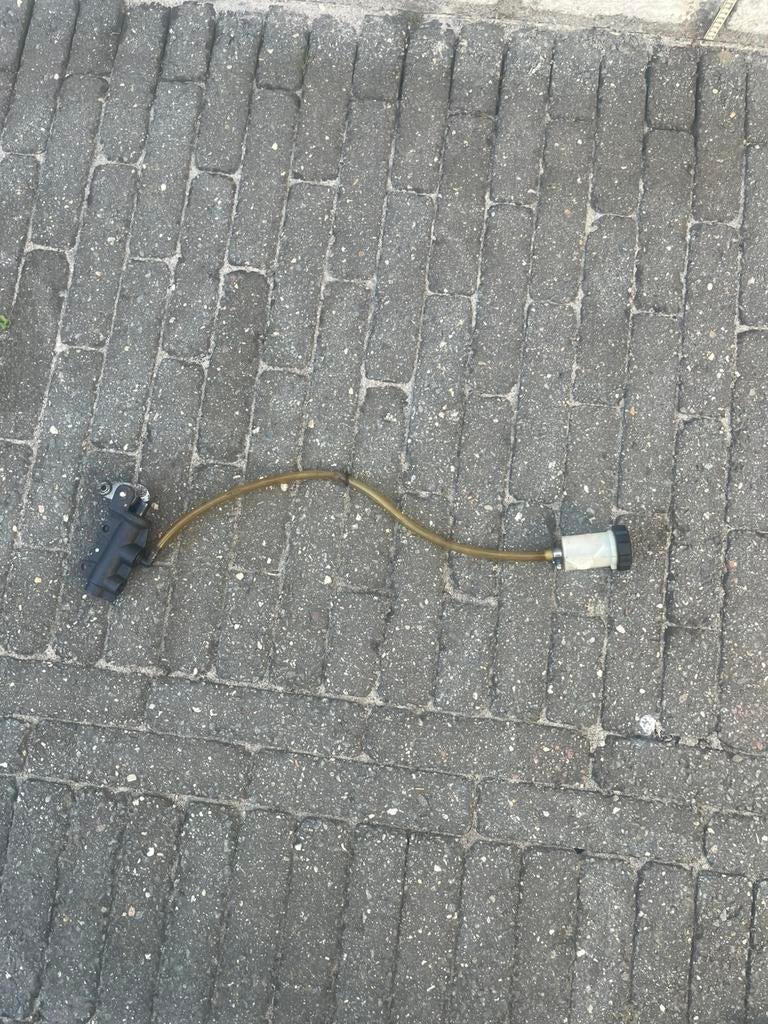 remvloeistof reservoir typhoon, Fietsen en Brommers, Ophalen of Verzenden