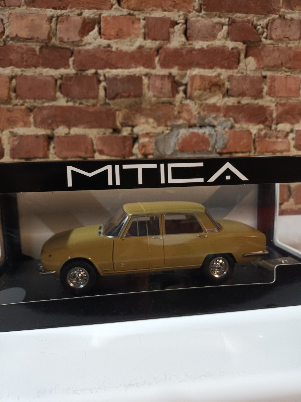 Alfa Romeo Berlina 2000, échelle 1,18, Mitica, Enlèvement ou Envoi