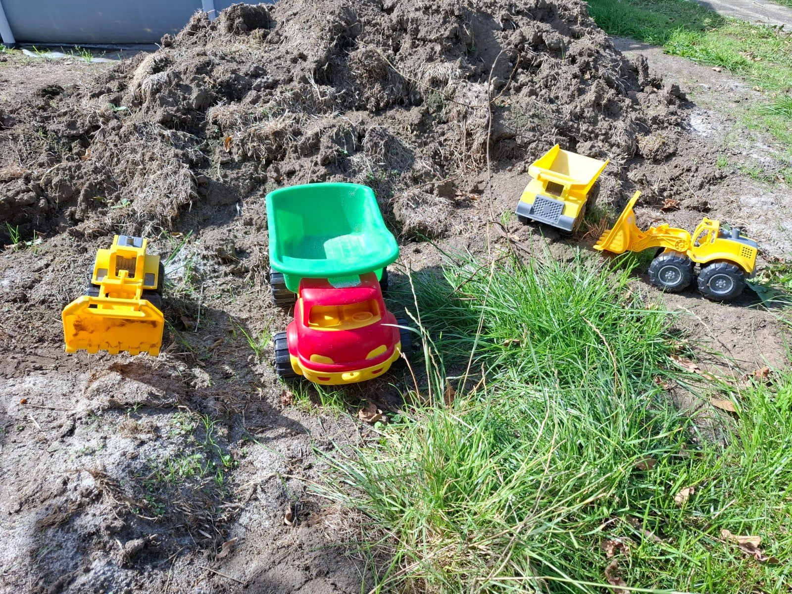 4 stuks speelgoedwagens, Ophalen