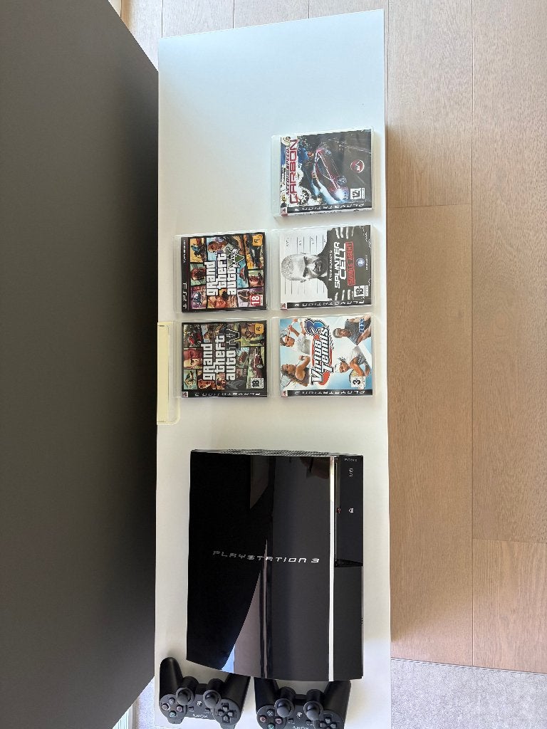 Playstation 3 Fat perfecte staat + 5 Games+ 2 controllers, Games en Spelcomputers, Games | Sony PlayStation 3, 2 spelers, Ophalen