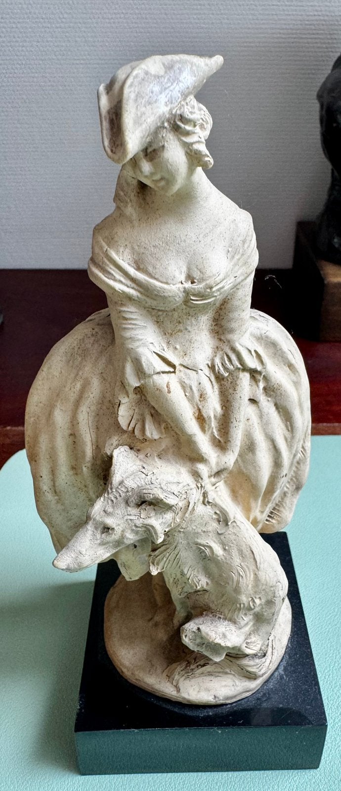 Statue Art Déco «Élégante au Chien »-B.Tornati / Cacciapuoti, Antiquités & Art, Enlèvement ou Envoi, Statue, Noir, Femme