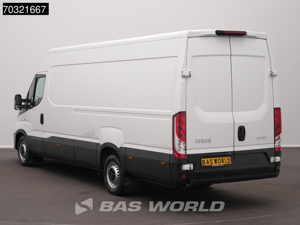 Iveco Daily 35S16 Automaat L3H2 160PK Airco Camera Parkeerse, Auto's, Automaat, Stof, Gebruikt, Euro 6