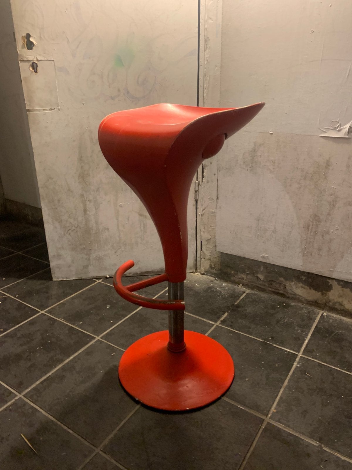 Tabouret de bar Swan, 1 tabouret, Synthétique, Enlèvement, Utilisé