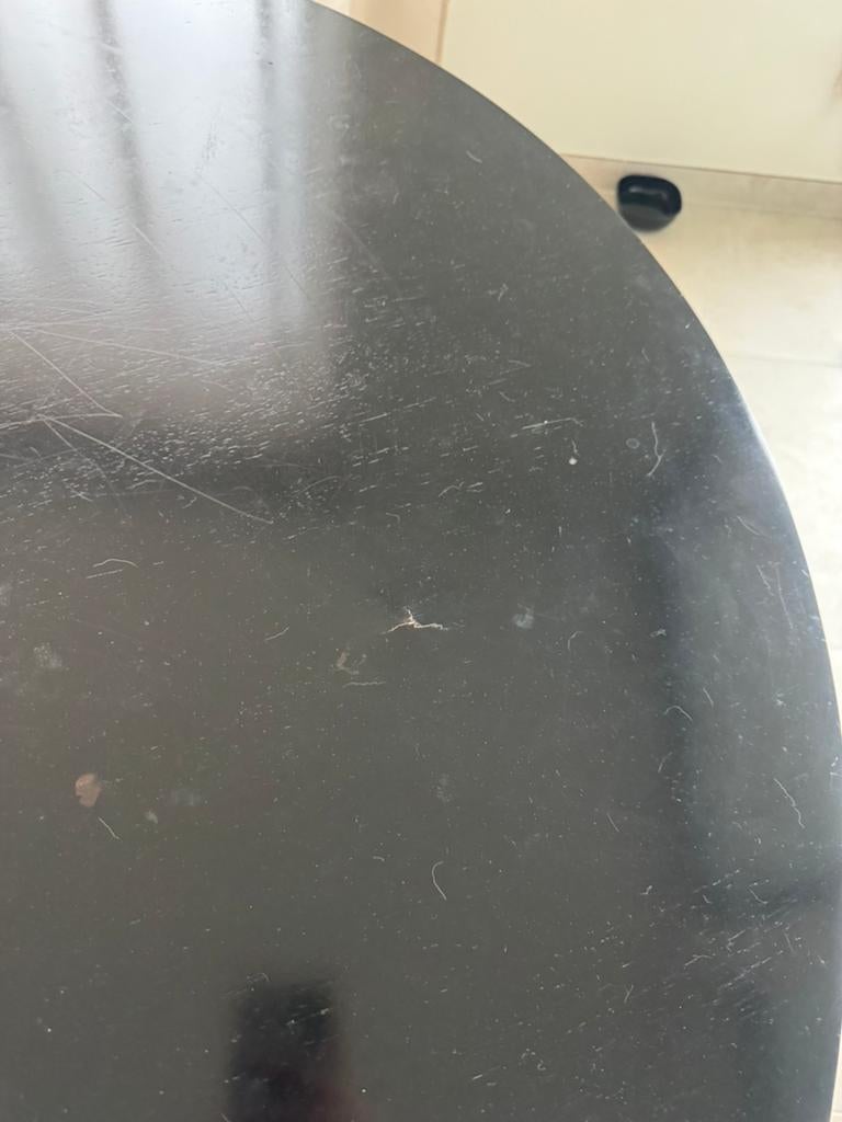 Zwarte ronde tafel, Ophalen