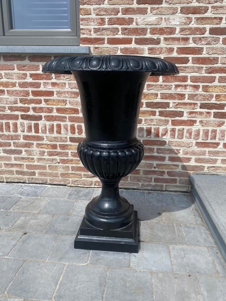 Mooie grote  zwarte gietijzeren vaas, Ophalen, Zo goed als nieuw