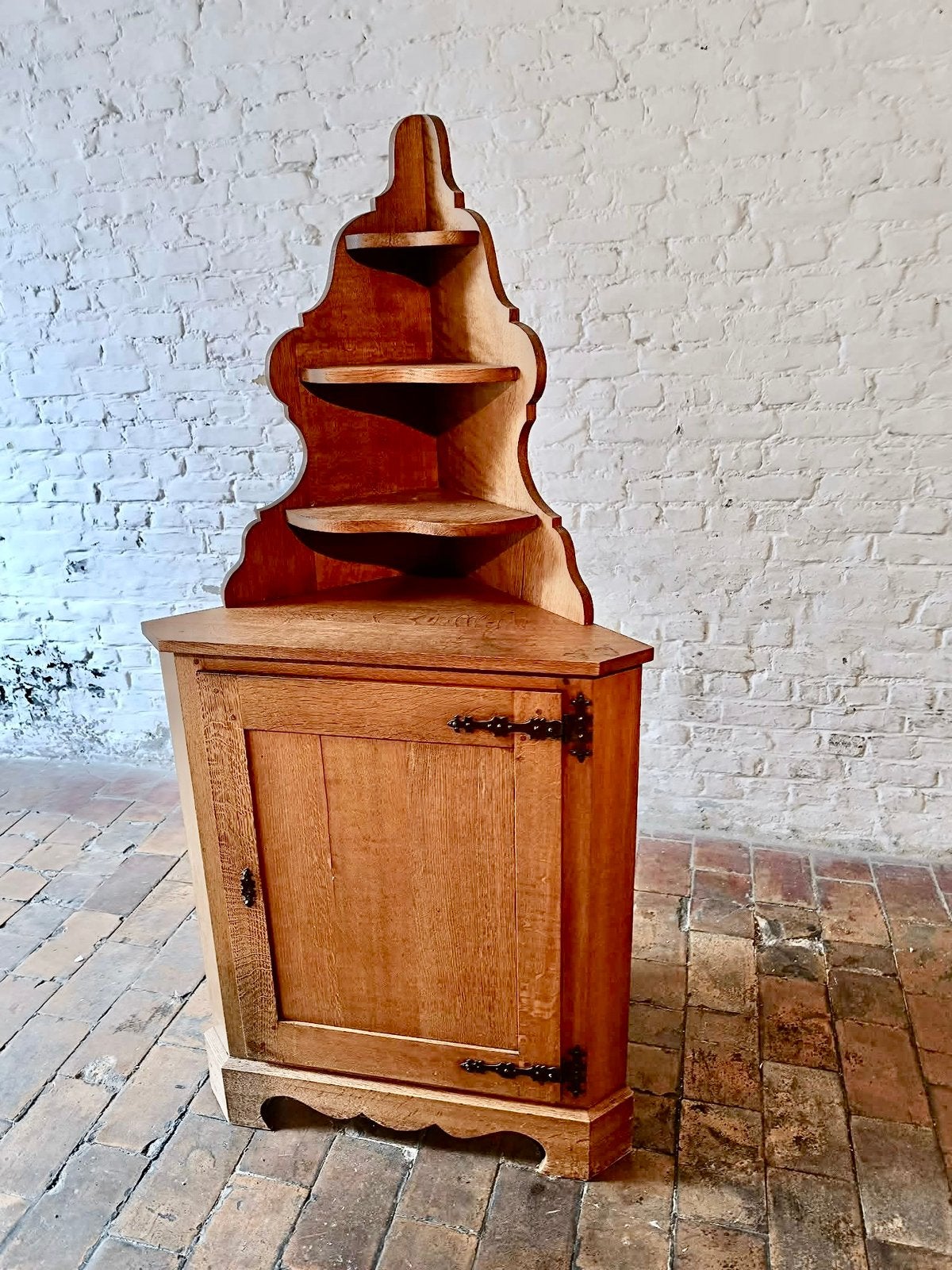 Meuble angle en chêne ., Antiquités & Art, Enlèvement