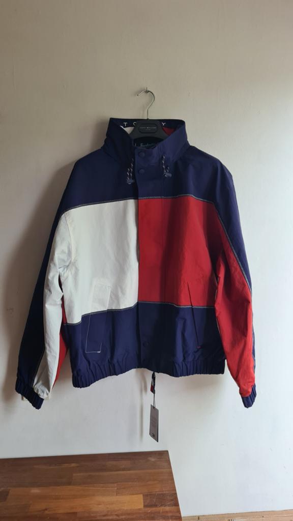 Veste de voile réversible Tommy Hilfiger Archive Large, Neuf, Enlèvement ou Envoi, Taille 52/54 (L), Tommy hilfiger