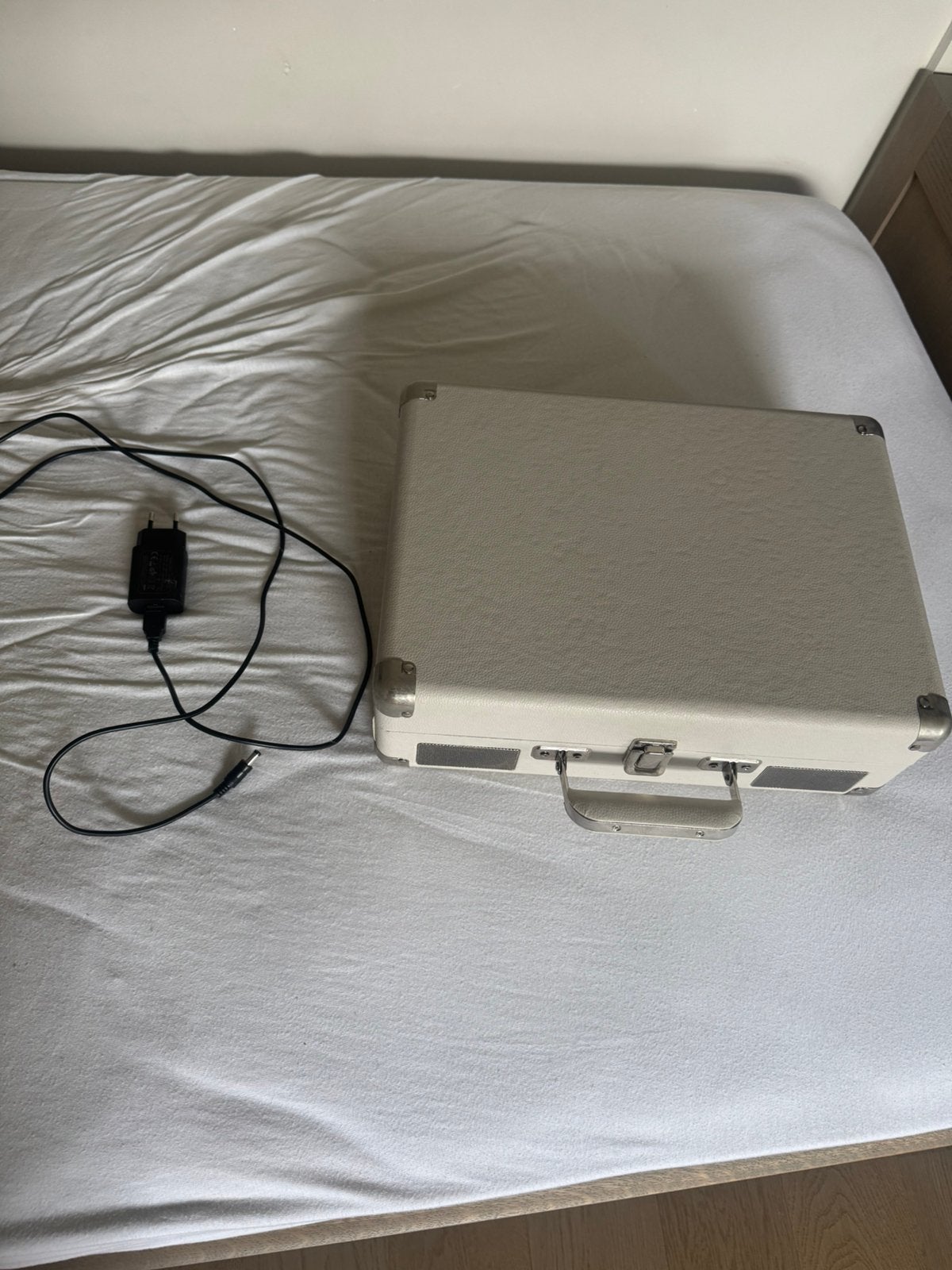 Platen speler zo goed als nieuw alleen een beetje stoffig, TV, Hi-fi & Vidéo, Tourne-disques, Enlèvement, Comme neuf, Tourne-disque