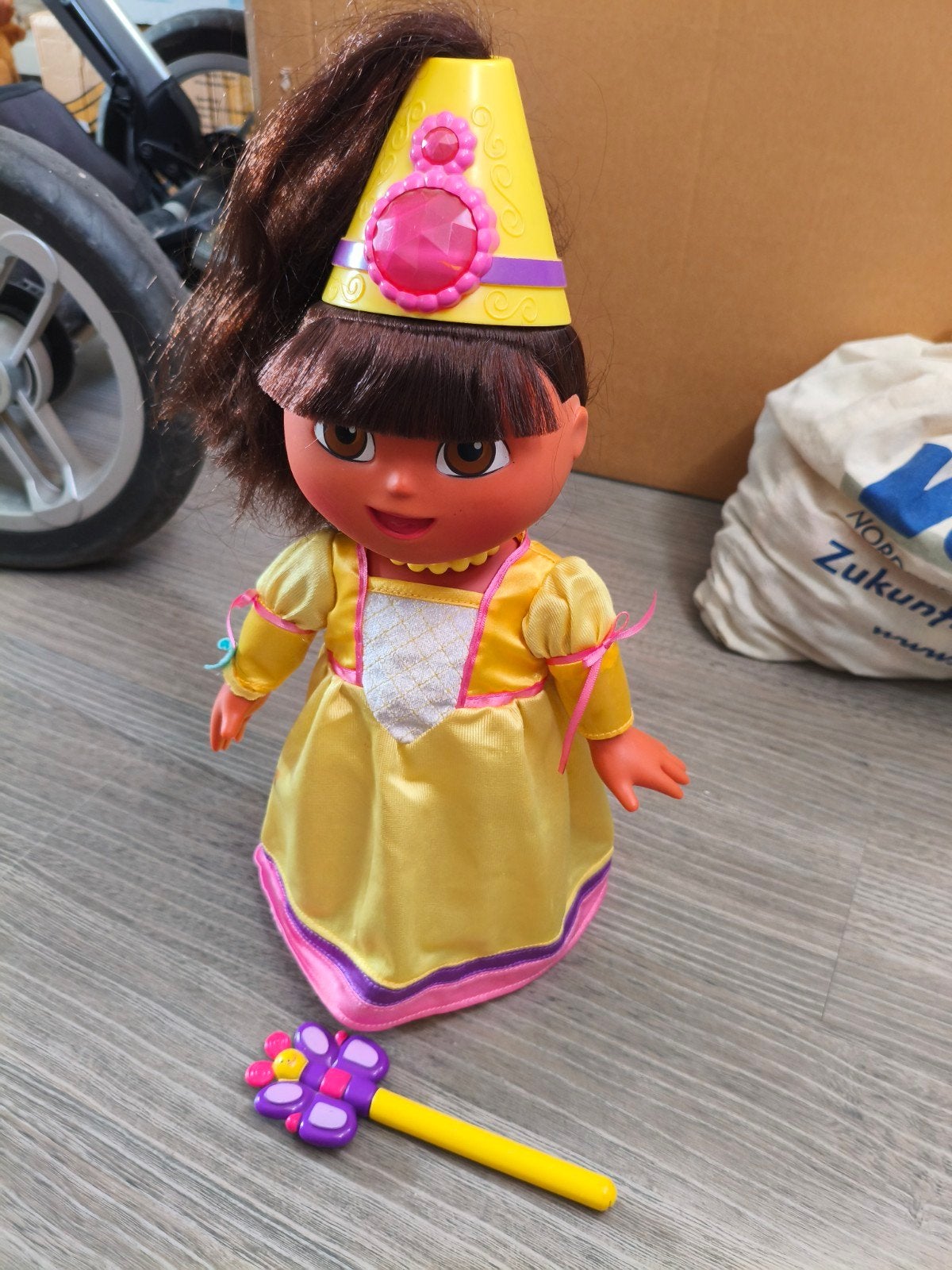 Magic hair Dora prinses, Enfants & Bébés, Jouets | Poupées, Enlèvement ou Envoi, Utilisé, Autres types