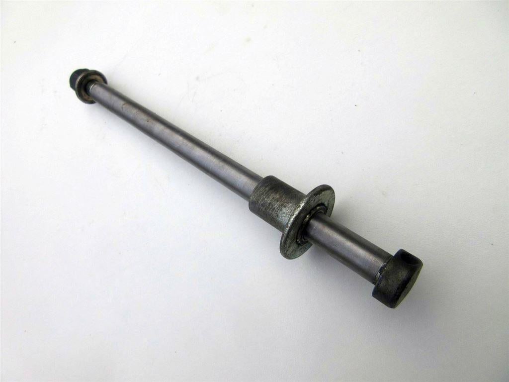 Suzuki GSX 750 voorwielas GSX750ES voorwiel vooras GSX750EF, Ophalen of Verzenden, Gebruikt