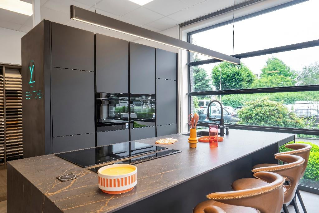 Superbe cuisine Full équipée stratifié Fénix prix cassé., Ophalen