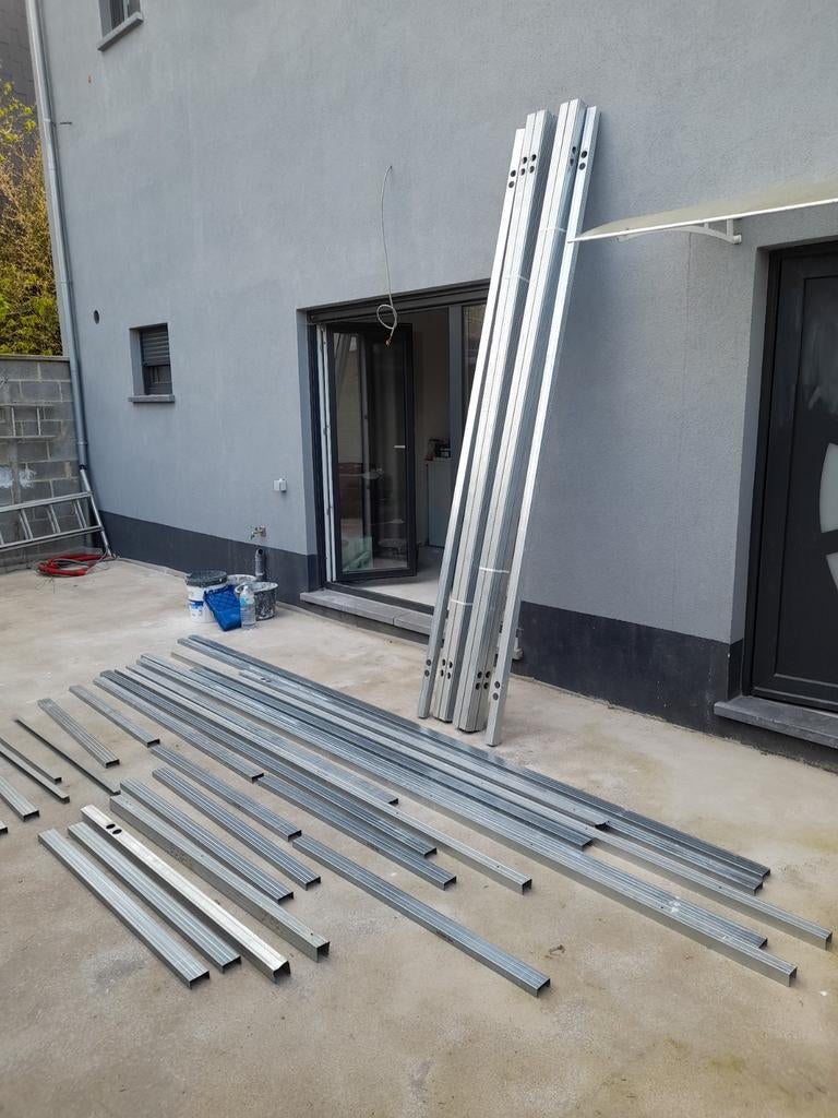 Lot métal stud à vendre..., Bricolage & Construction, Échafaudages