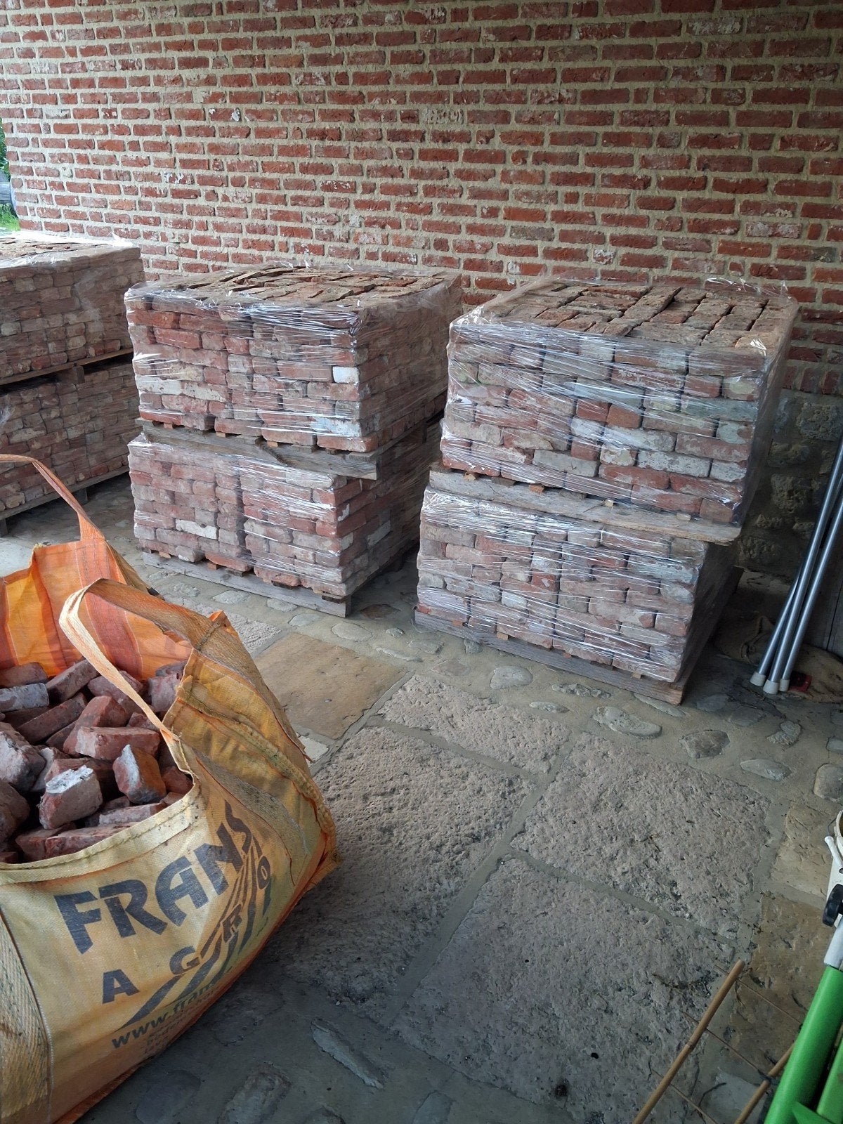 2200 aude papesteen  0.60 €/st, Ophalen