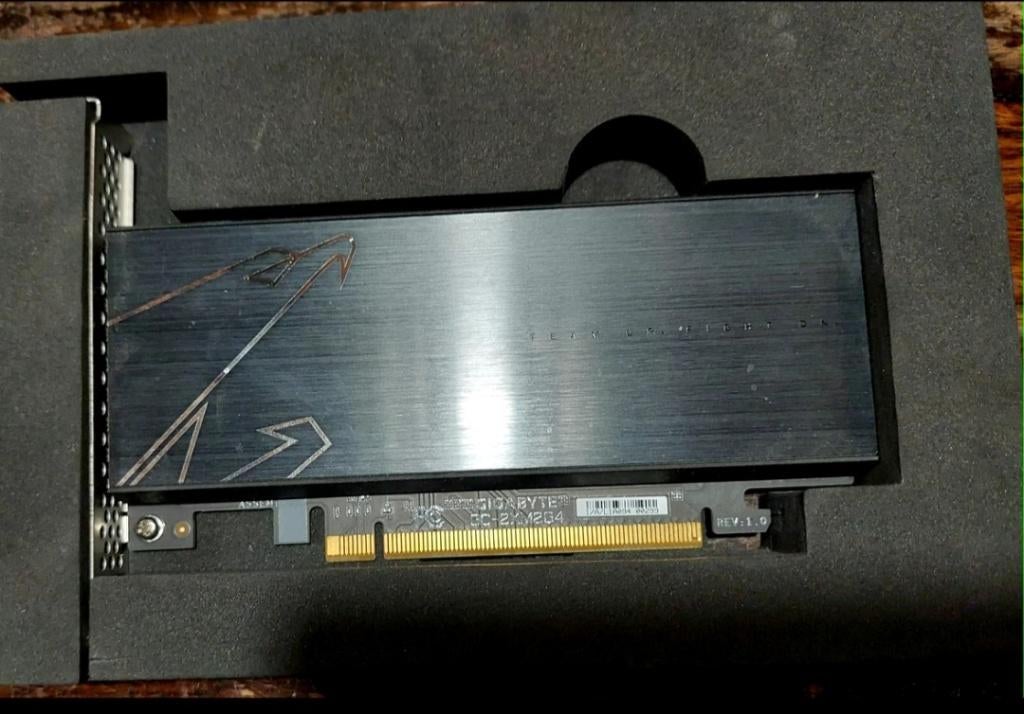 Adaptateur AIC Gigabyte AORUS Gen4, Informatique & Logiciels, Disques durs, Comme neuf, Enlèvement ou Envoi