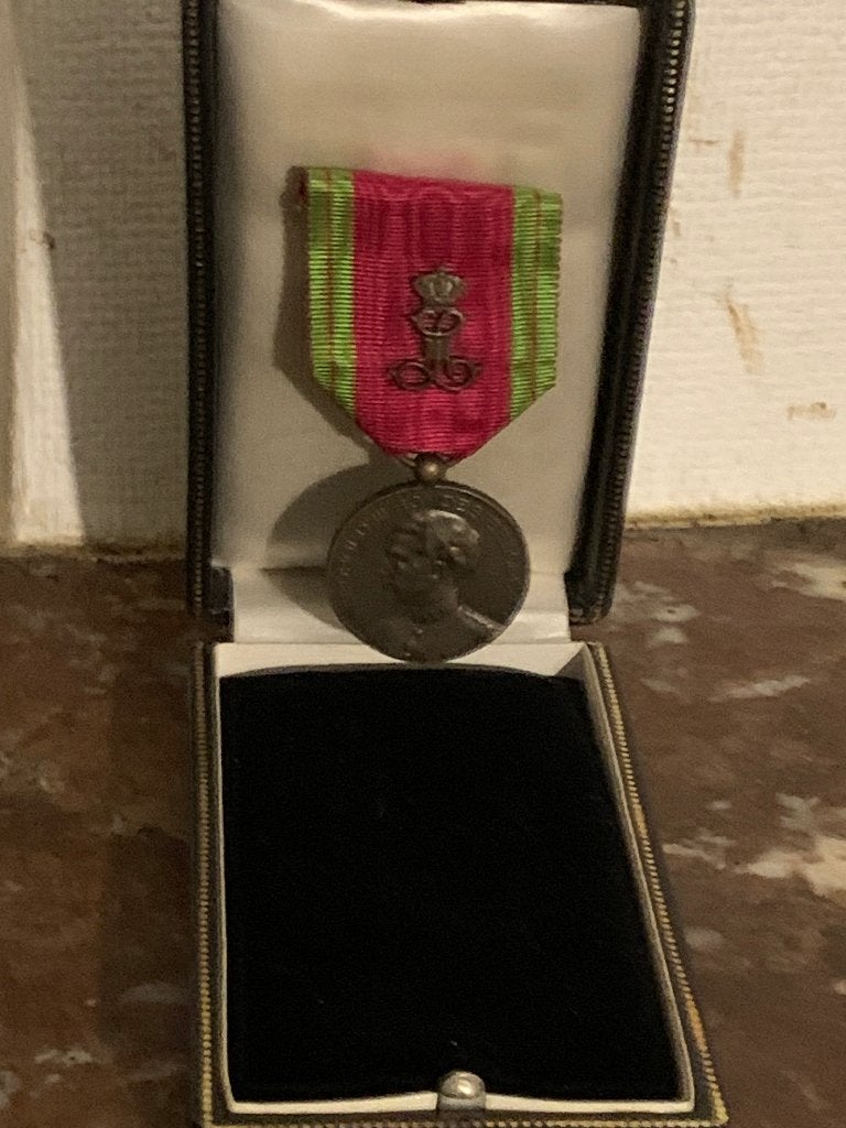 Médaille Léopold III de la Maison Royale, Collections, Enlèvement ou Envoi, Comme neuf, Autres types
