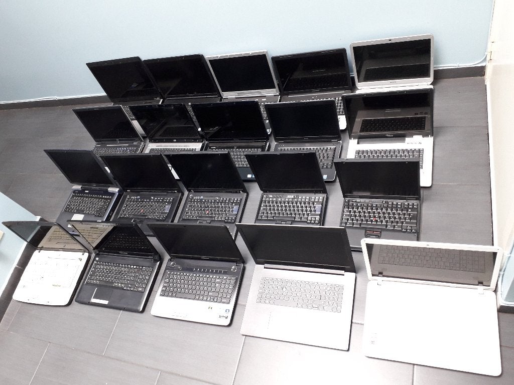 À vendre – veuillez consulter mes autres annonces., Informatique & Logiciels, Enlèvement, Commodore