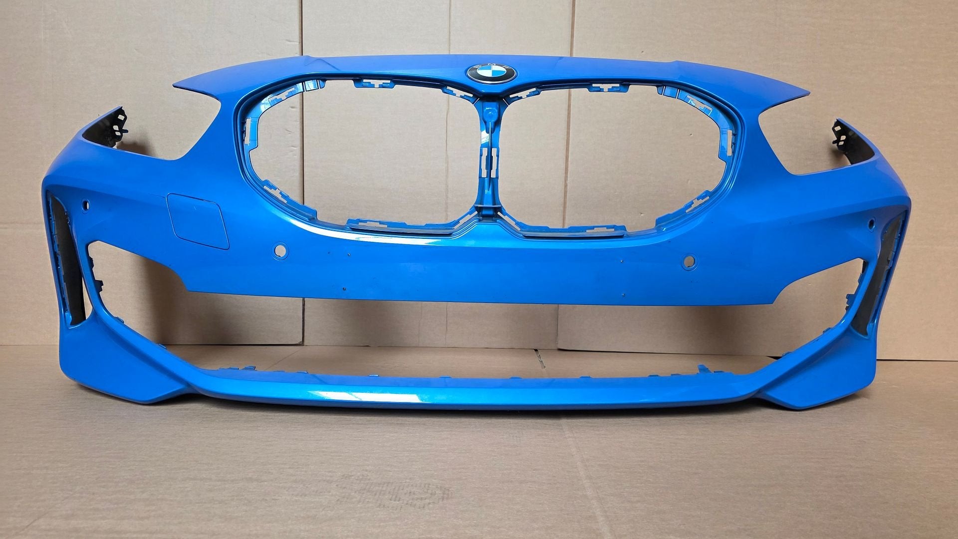 Voorbumper BMW 1 Serie F40 M Pakket 4xPDC 51118070928 Bumper, Gebruikt, -, Voor, Ophalen of Verzenden