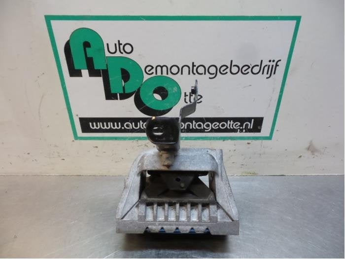 Support moteur d'un Volkswagen Caddy (Caddy 04-), Volkswagen, -, 3 mois de garantie, Utilisé