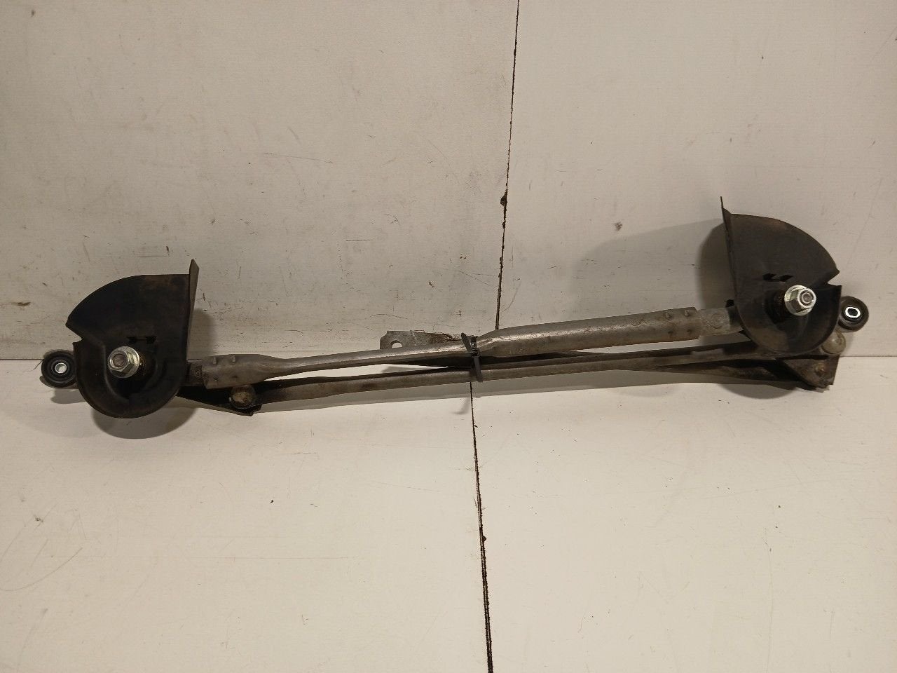 Ruitenwisser mechaniek voor Mitsubishi Outlander, Onderdelen@venauto.nl, Van der Ven Autorecycling B.V., Ettenseweg 76, 4706 PB Roosendaal, The Netherlands