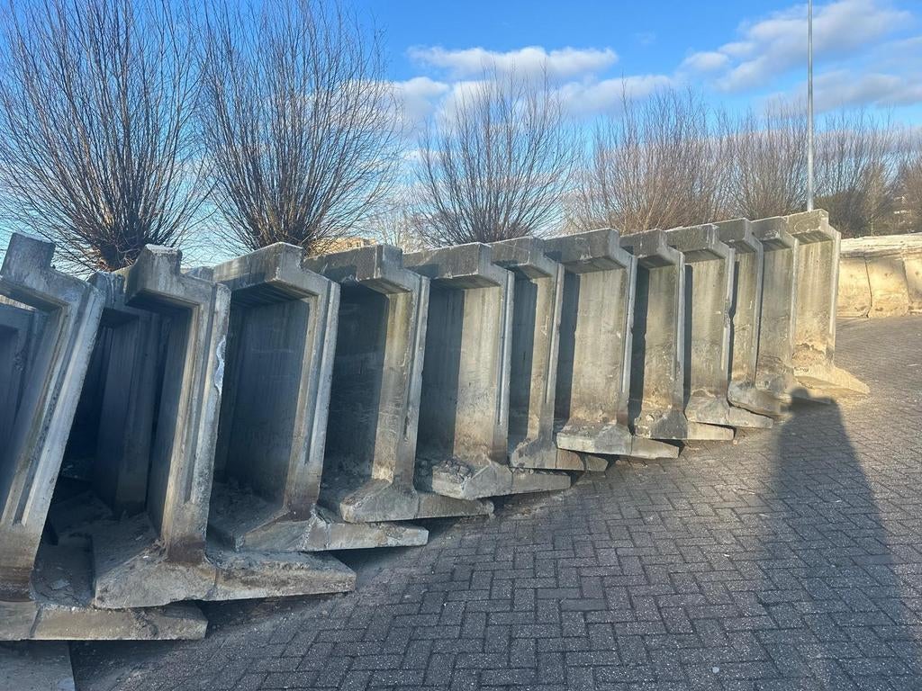 Diverse  partijen  keerwanden  perronwanden  sleufsilo, Ophalen
