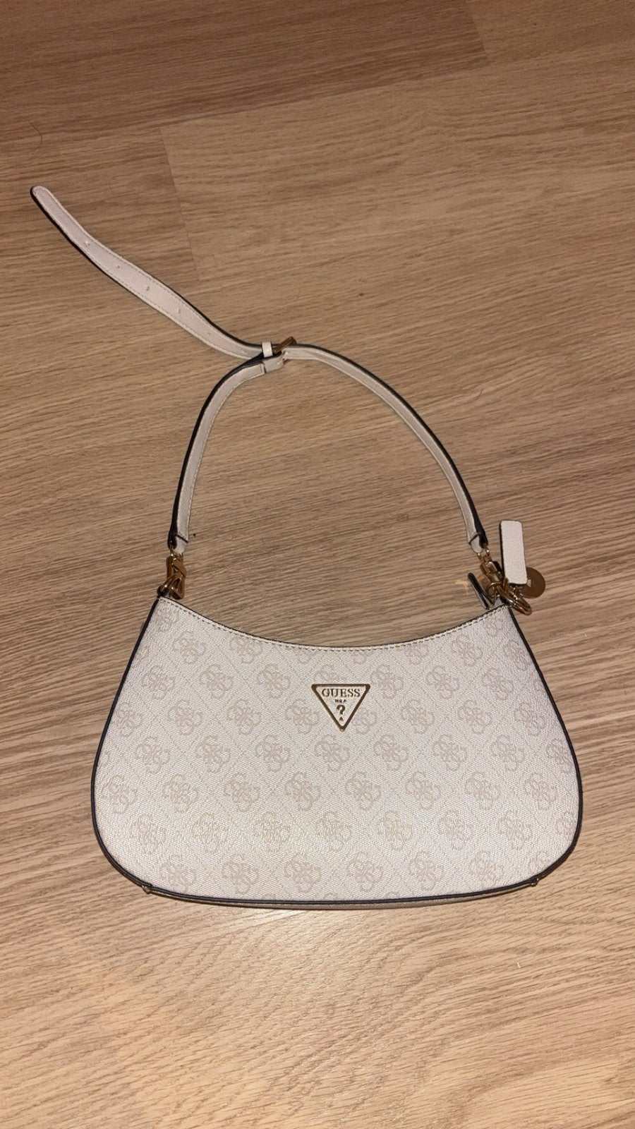 guess schoudertas, Ophalen, Zo goed als nieuw, Beige, Schoudertasje