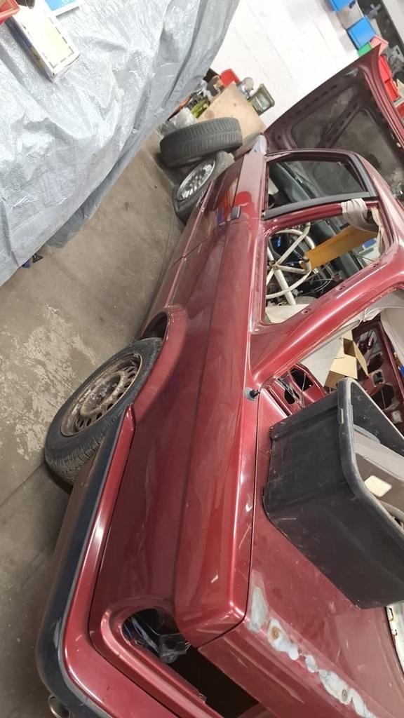Caisse BMW E30 PHASE 2 saine ,toit ouvrant pour piéces, Enlèvement, BMW