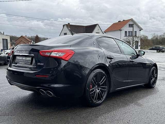 Maserati Ghibli 3.0 V6 BiTurbo / CARPLAY / NAV / BLACK /, Auto's, Maserati, Automaat, Zwart, Bedrijf, 254 kW