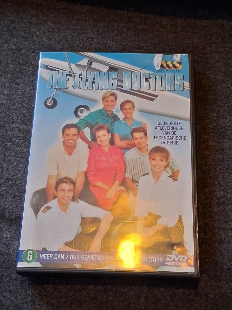 Dvd-box het beste van The Flying doctors, Cd's en Dvd's, Ophalen of Verzenden, Zo goed als nieuw, Vanaf 6 jaar, Boxset