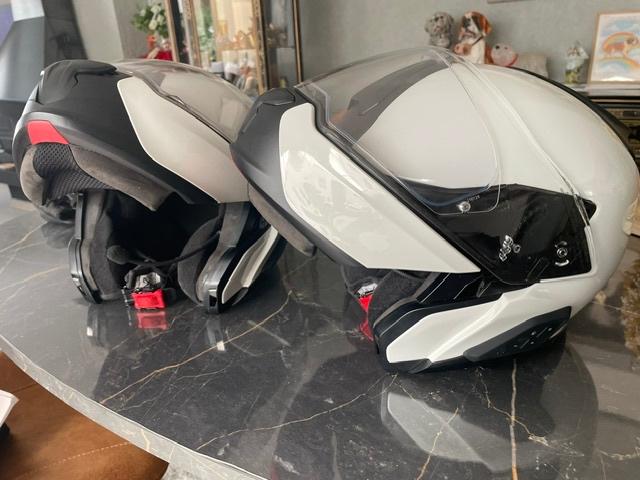 BMW Motorhelmen met ingebouwde BMW WCS systeem, Motoren, Dames, Integraalhelm, Tweedehands, Ophalen