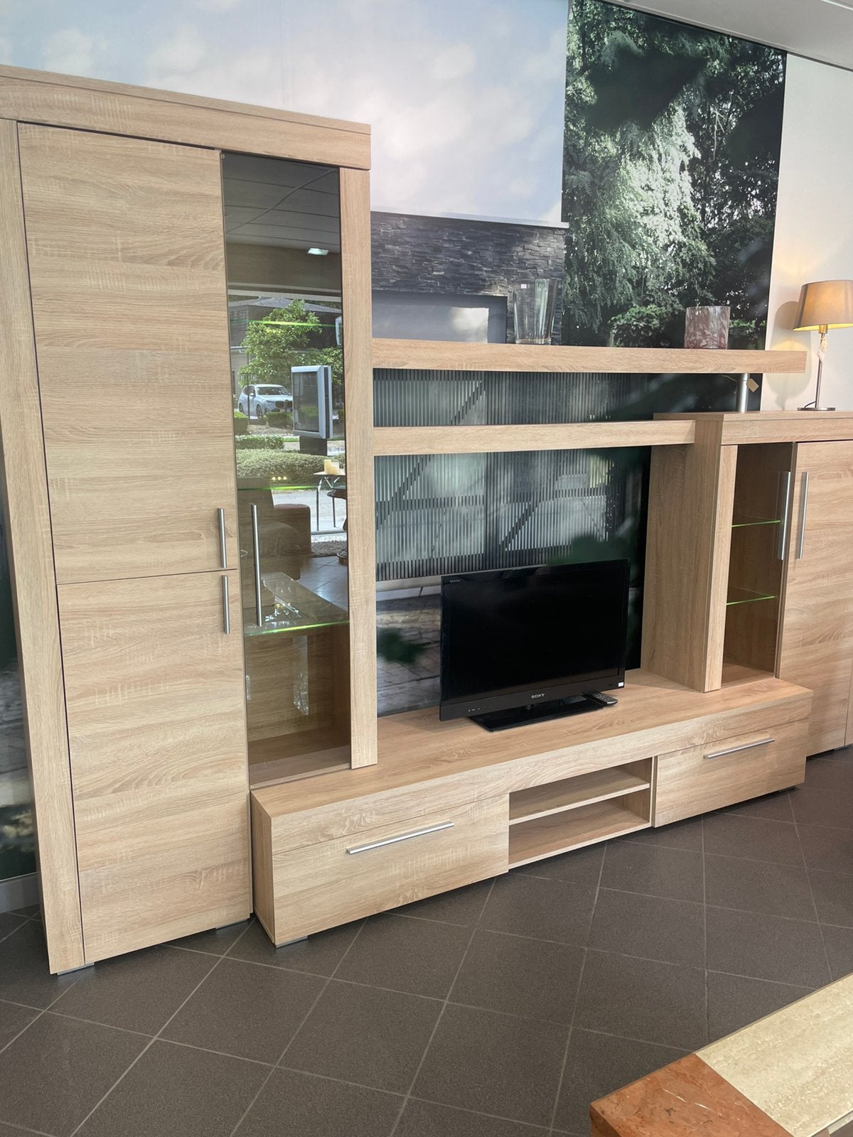 Beau meuble TV spacieux à vendre, Maison & Meubles, Armoires | Mobilier de télévision, Enlèvement