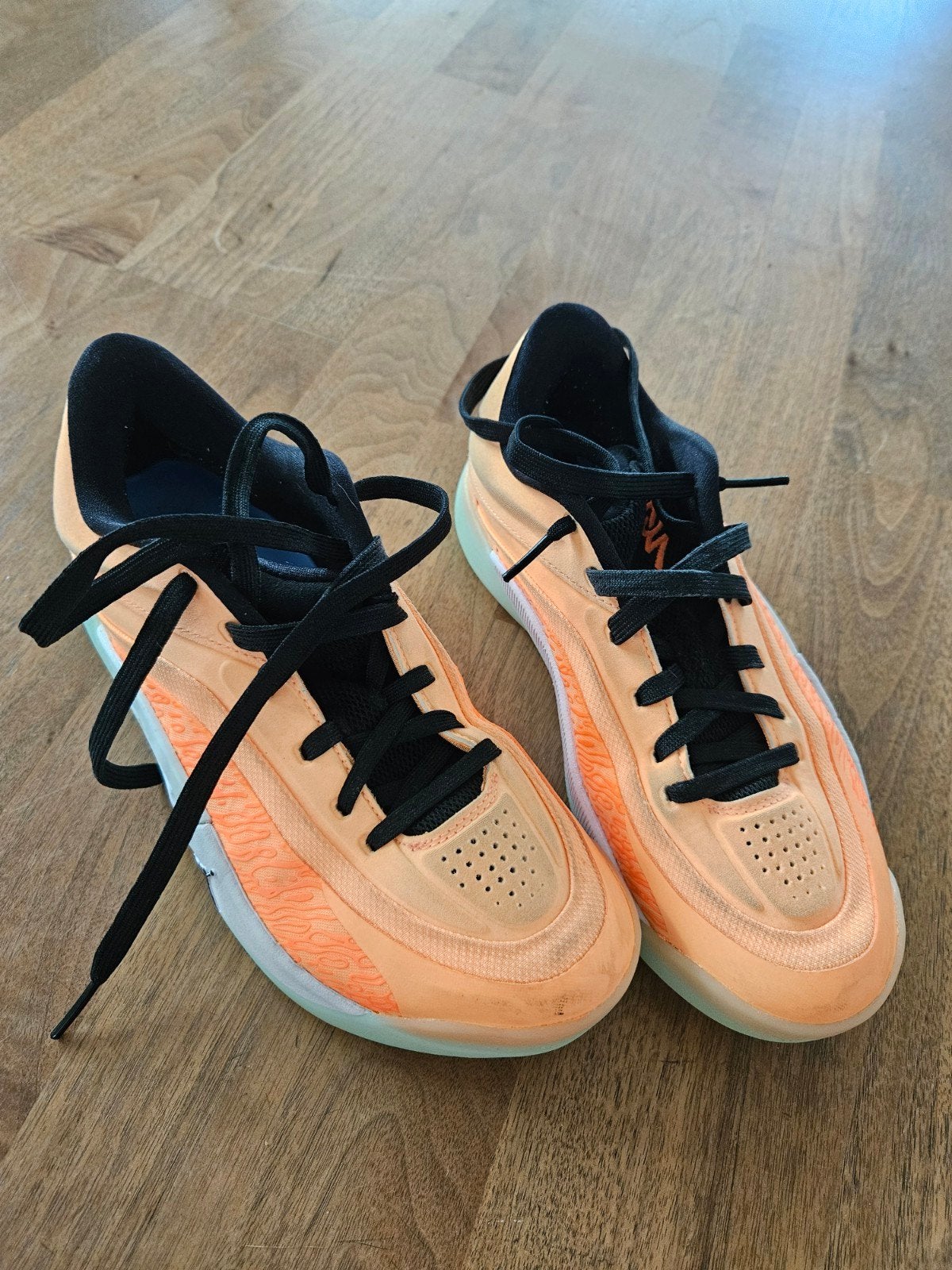 Basketbalschoenen maat 38 amper gebruikt, Sport en Fitness, Ophalen of Verzenden, Zo goed als nieuw, Schoenen