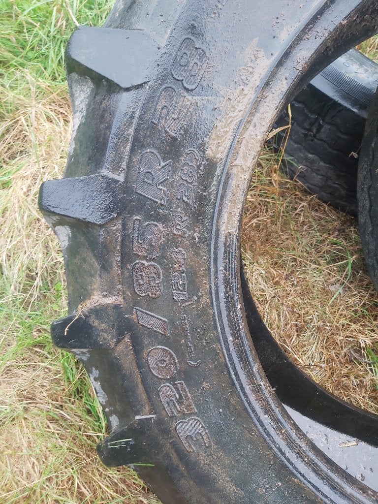Pneus tracteur a donner, Articles professionnels, Enlèvement ou Envoi