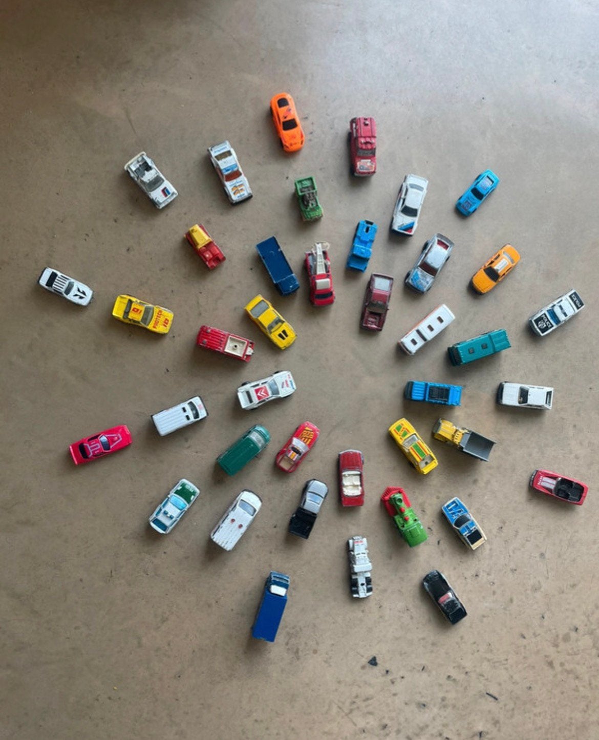 Matchbox/Majorette 40 speelgoedauto’s, Kinderen en Baby's, Speelgoed |Speelgoedvoertuigen, Ophalen, Gebruikt