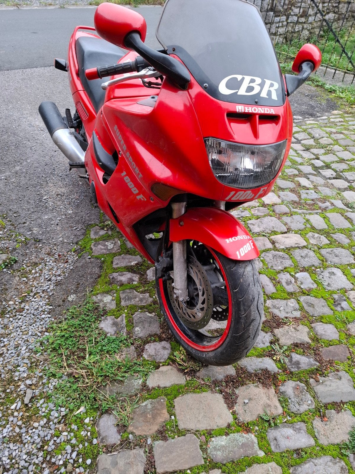 honda cbr1000f sc24 a réparer ou pour pièces, Motos, Particulier