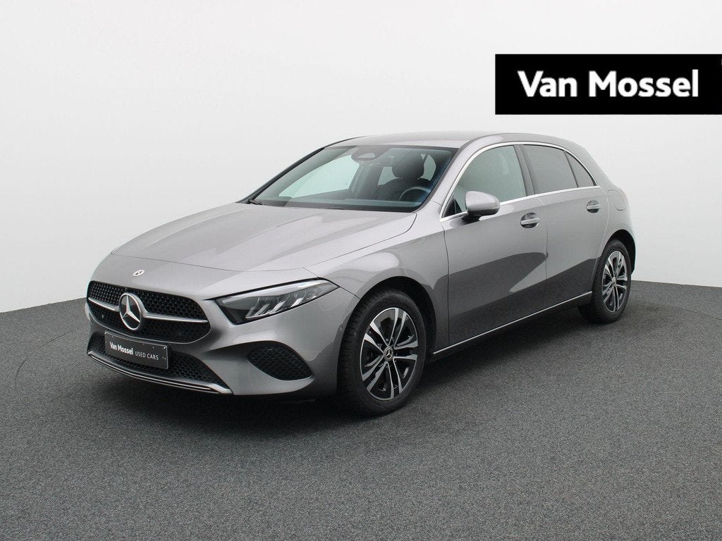 Mercedes-Benz A 250 e Business Line + CARPLAY + LED + CAMERA, Auto's, Gebruikt, 16 kWh, Leder en Stof, Bedrijf