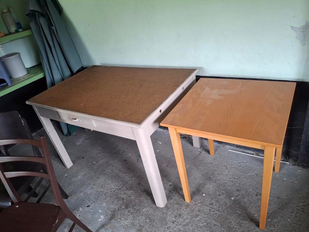 2 houten tafels (gratis), Huis en Inrichting, Tafels | Eettafels, Ophalen