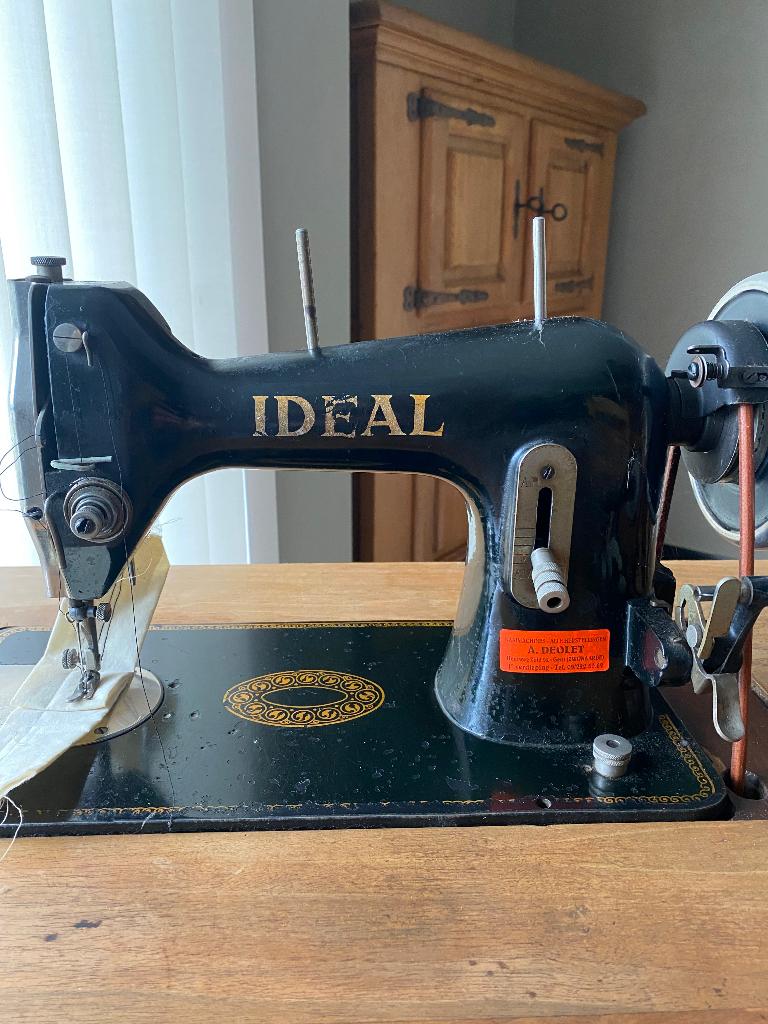 Naaimachine met tafel, Ophalen
