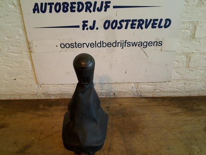Versnellingspookhoes van een Volkswagen UP, Gebruikt, -, Volkswagen, -