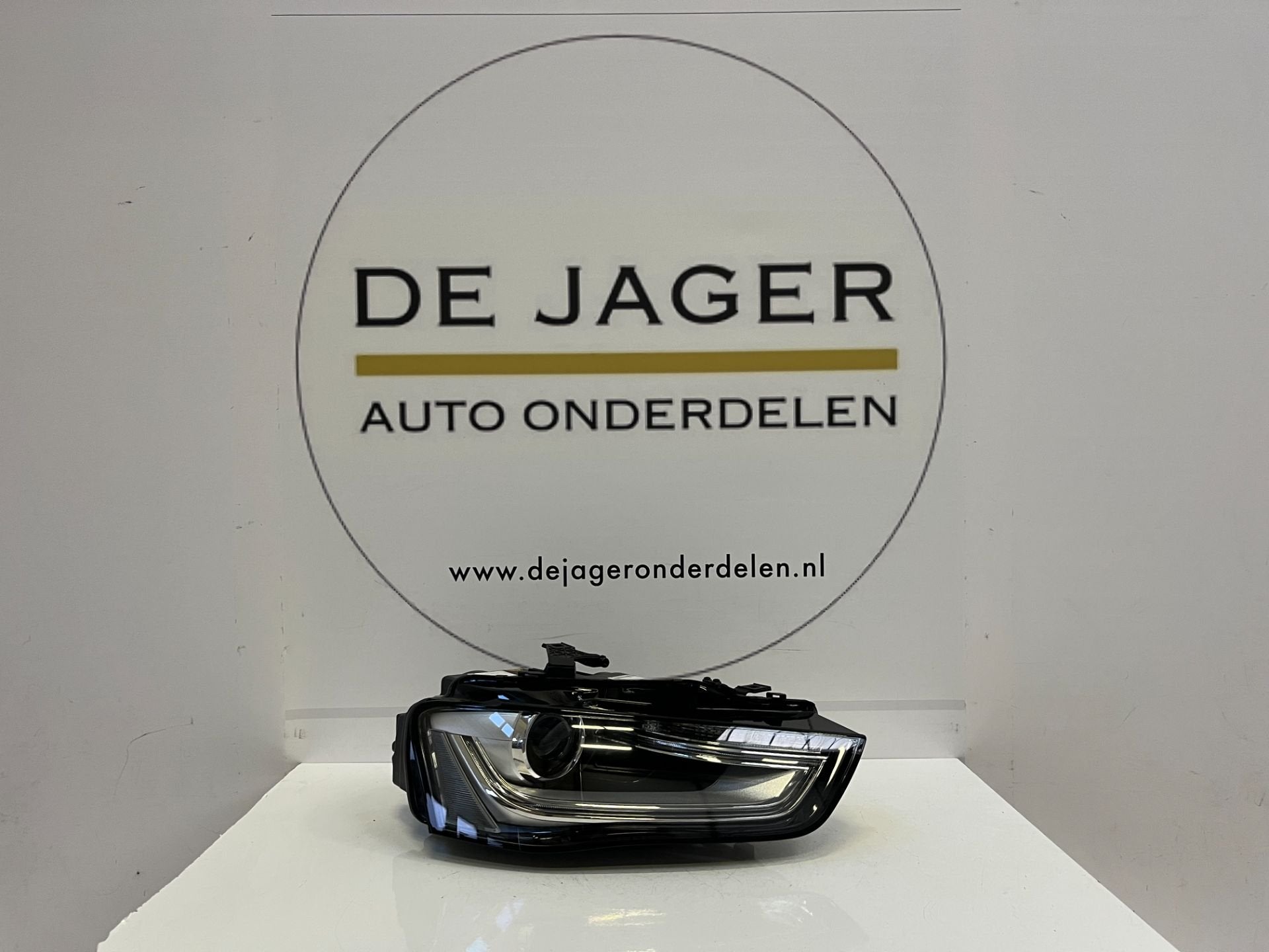 AUDI A4 B8 FACELIFT XENON LED KOPLAMP RECHTS 8K0941044C 11-, Auto-onderdelen, Gebruikt, AUDI AG, Auto-Union-Strasse 1
85045  Ingolstadt, DE