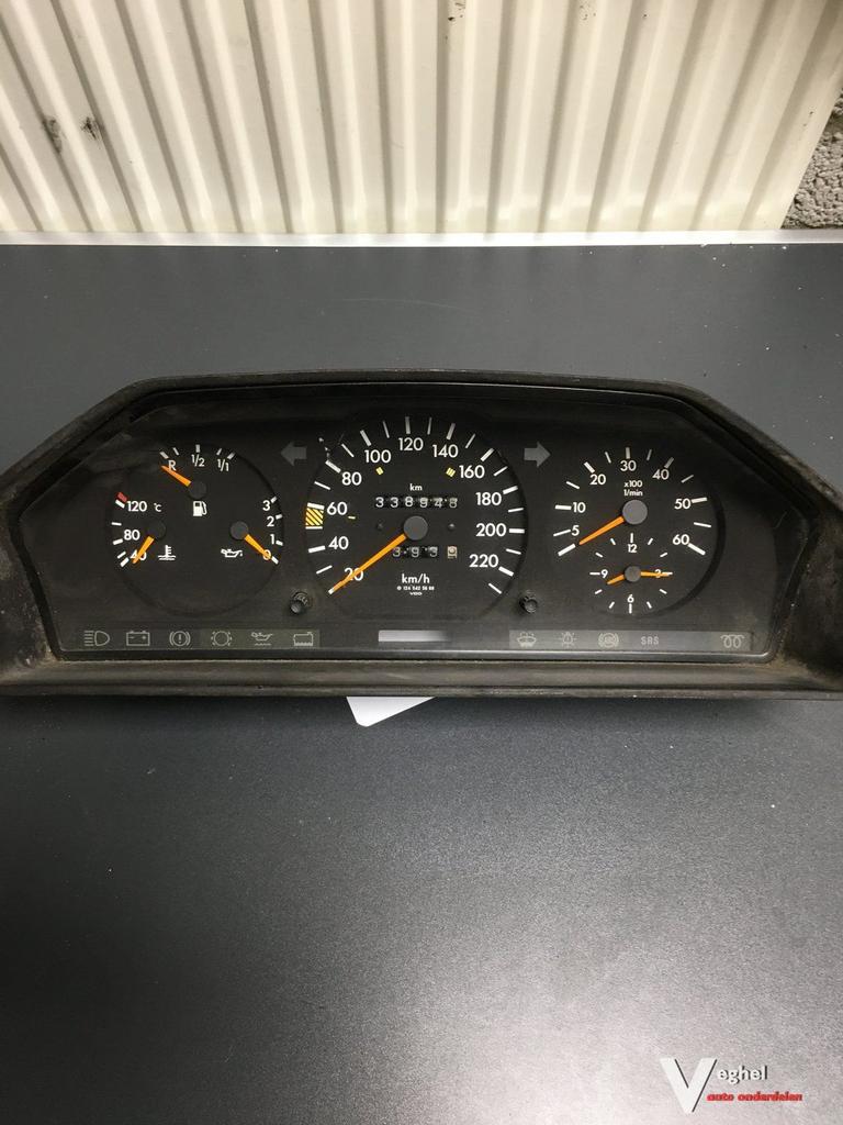 Mercedes W124  1994    Diesel   124 542 5668  Km Tellerklok, Auto-onderdelen, Dashboard en Schakelaars, Gebruikt, -, -, Ophalen of Verzenden