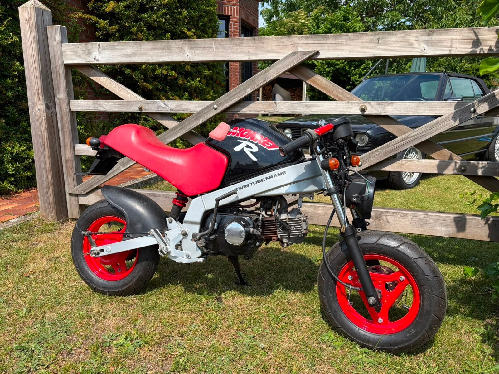 Honda monkey r project, Enlèvement