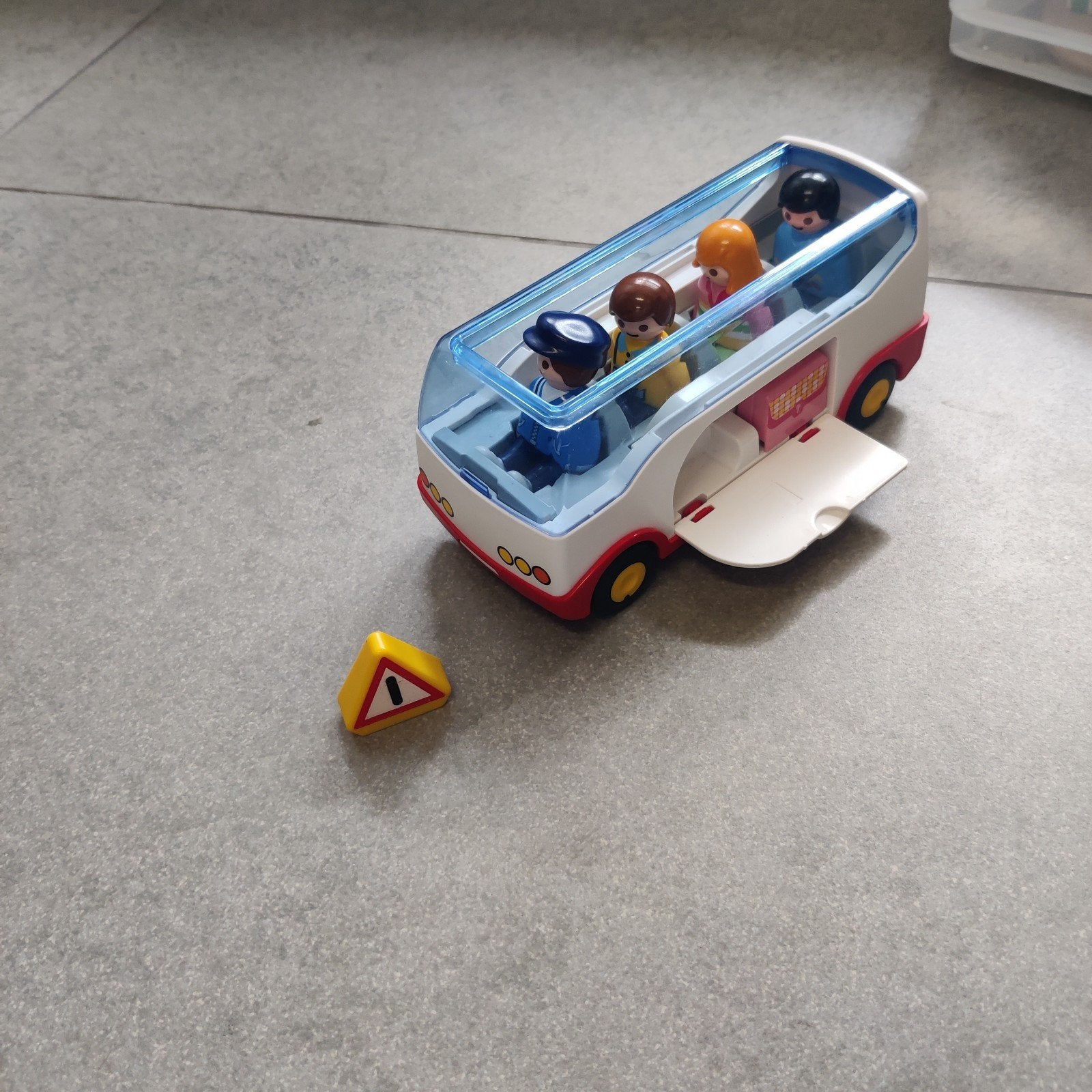 Playmobil 123 busje, Ophalen