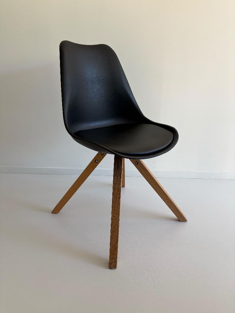 Eetkamerstoel zwart met zitvulling (6 beschikbaar), Huis en Inrichting, Stoelen, Ophalen, Gebruikt, Zwart, Eén