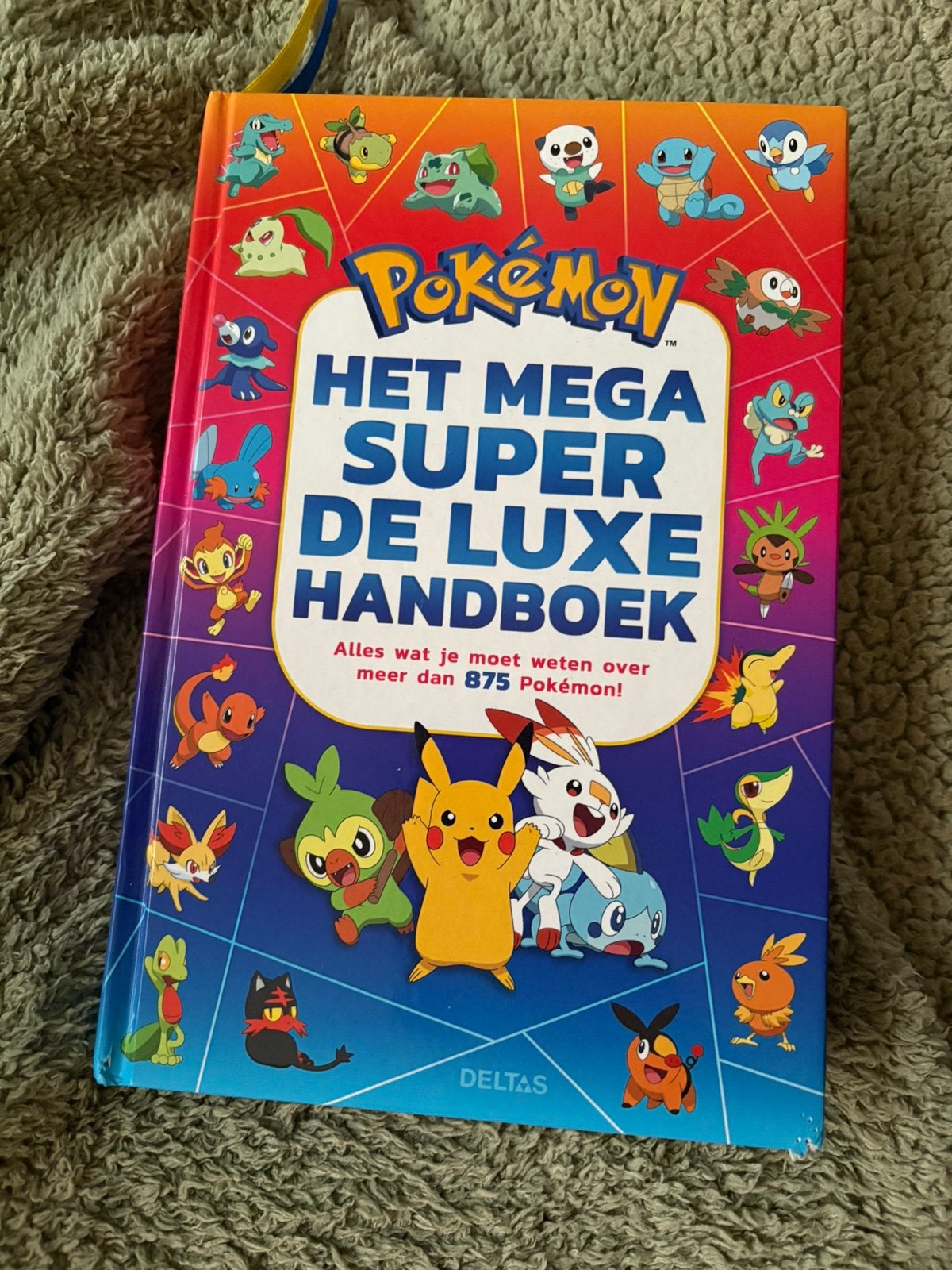 Pokemon: het mega super de luxe handboek, Ophalen, Zo goed als nieuw