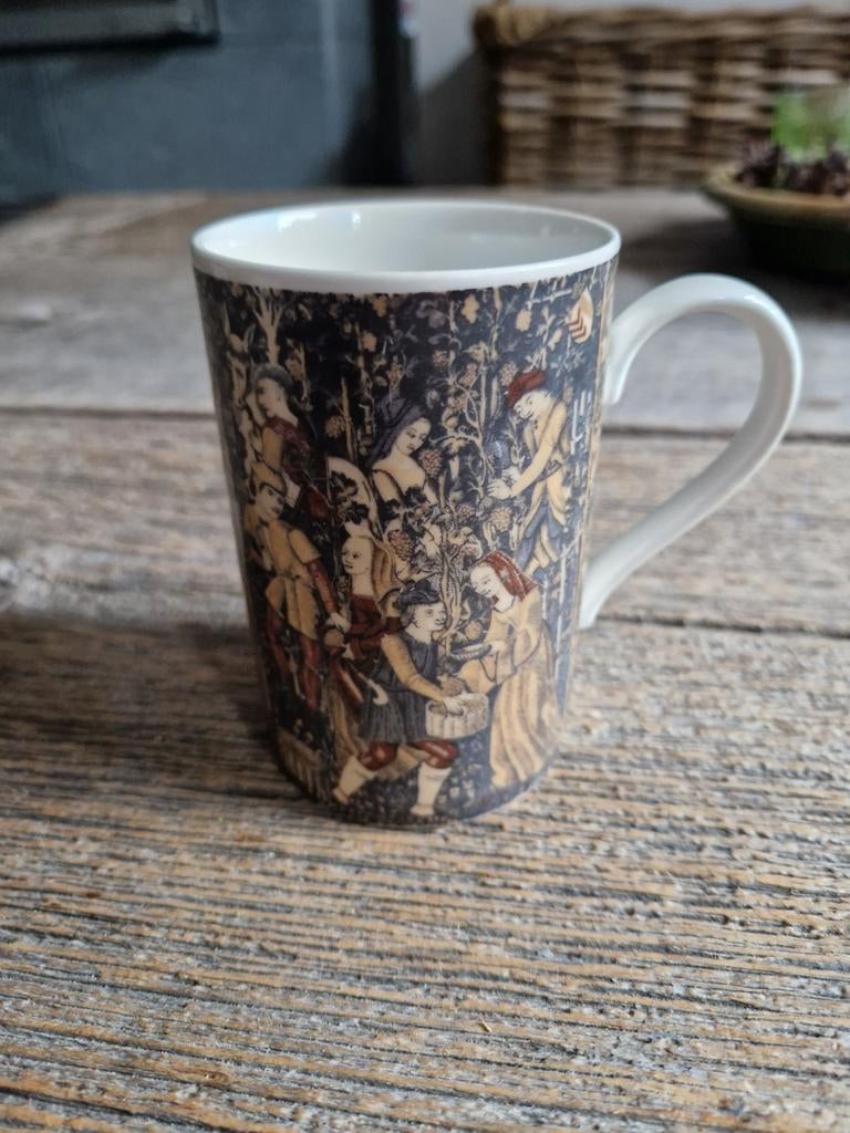 Dunoon mok met middeleeuwse scènes, Ophalen of Verzenden