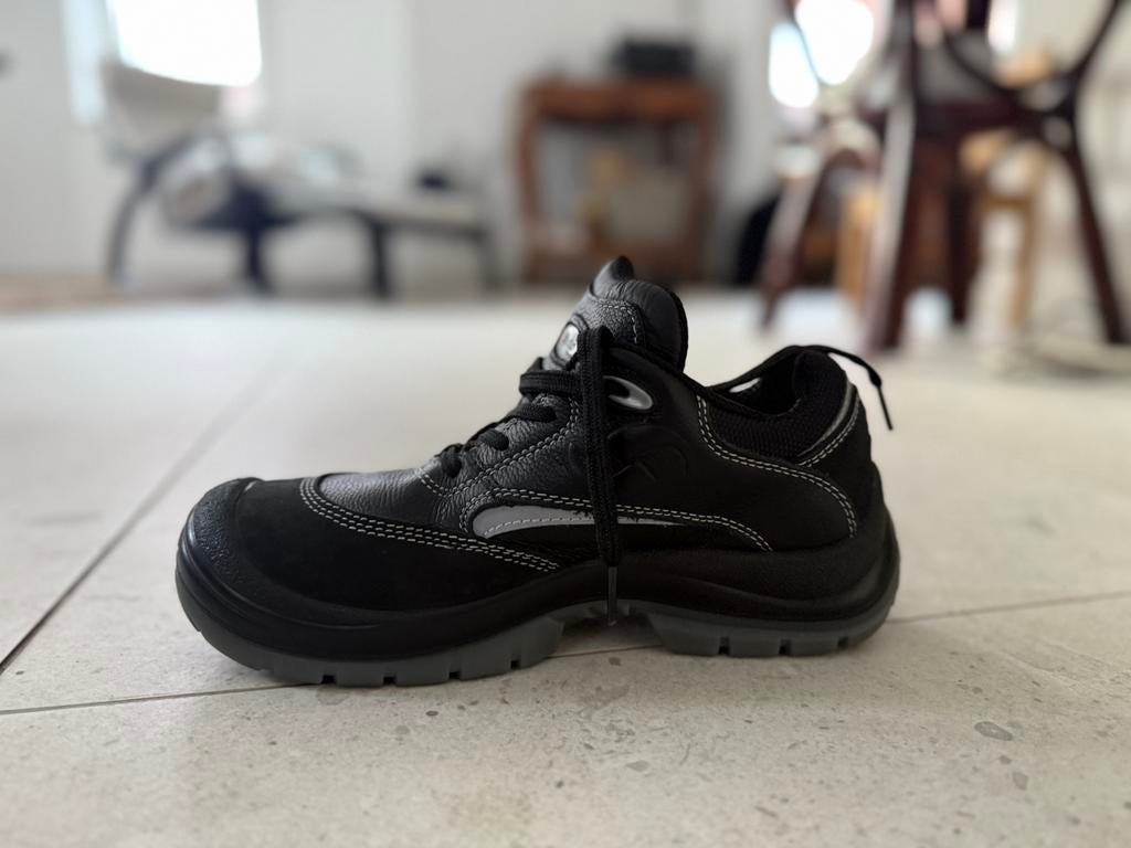 Sixton Peak werkschoenen maat 40 – nieuwstaat, Vêtements | Hommes, Chaussures, Chaussures de travail, Enlèvement