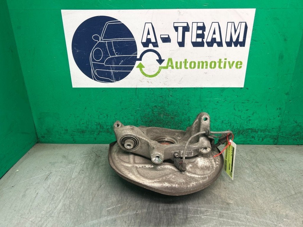 FUSEE AVANT DROITE A5 Sportback (F5A / F5F) (|8W0505432Q|), Auto-Union-Straße  1,
85057  Ingolstadt, DE, Info@audi.de, Audi, Utilisé