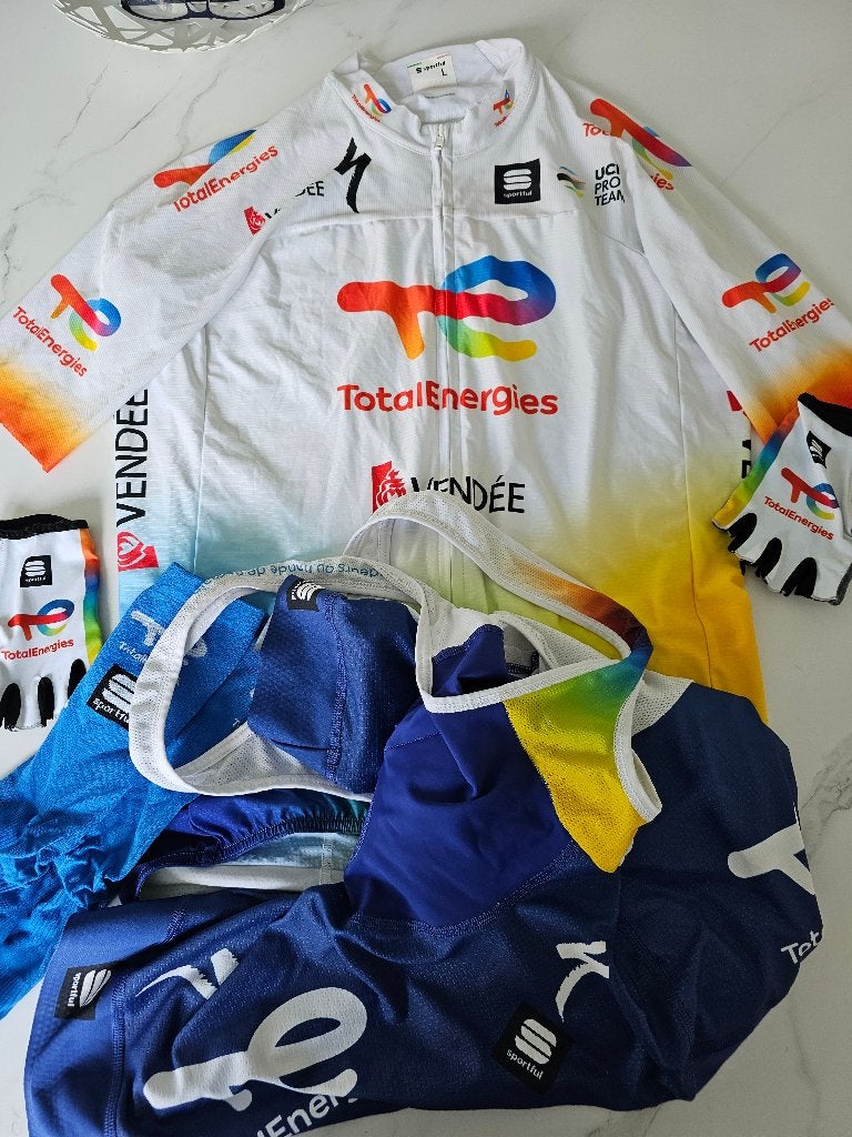 Ensemble cycliste TEAM TOTAL ENERGIES, Vélos & Vélomoteurs, Vêtements d'extérieur, Enlèvement ou Envoi, Sportful, Utilisé