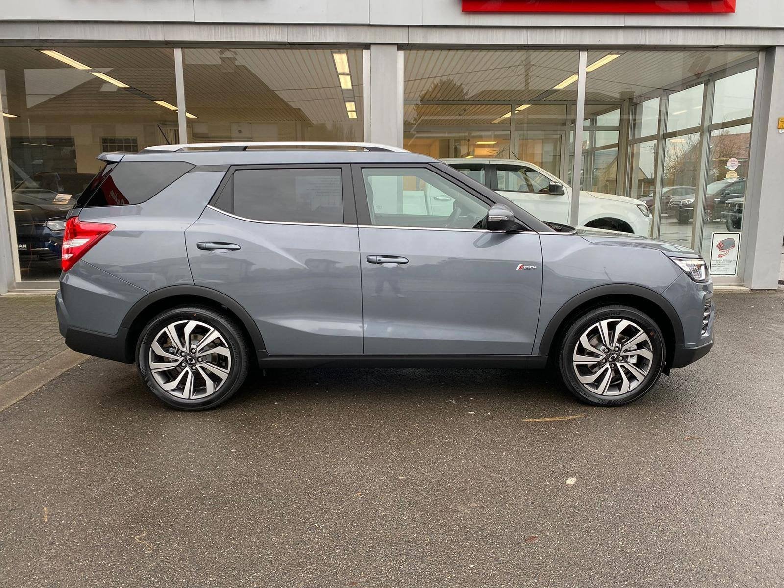 KGM Tivoli 1.5 Onyx Automaat Grand Tivoli (bj 2023), Auto's, Automaat, 1497 cc, Gebruikt, Zwart